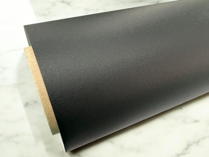 Avery Dennison 7555 Blackout Film matt schwarz strukturiert Avery Dennison 7555 Exterior Blackout Film matt schwarz strukturiert auf Rolle lichtundurchlässige Sperrfolie