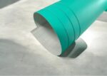 grüne Sandstrahlfolie auf Rolle mit kariertem Abdeckpapier für Plotter- und Maskierarbeite